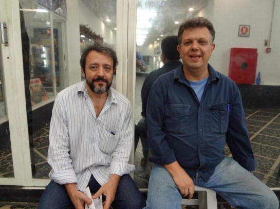 Batento um papo na galeria com Sérgio Minervini.